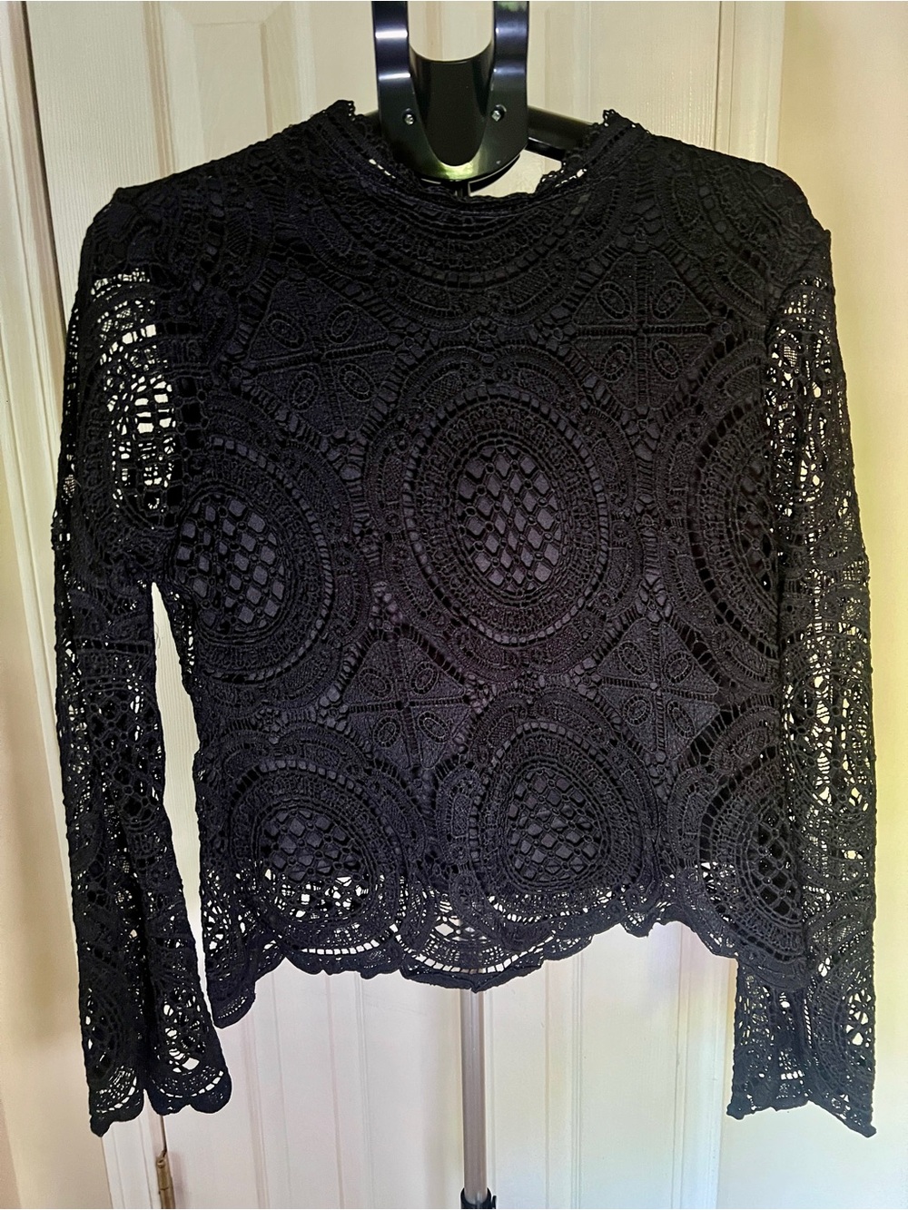 Ultra Pink Black Guipure Lace Bell Sleeve Top Boho Goth XL - Picture 6 of 11